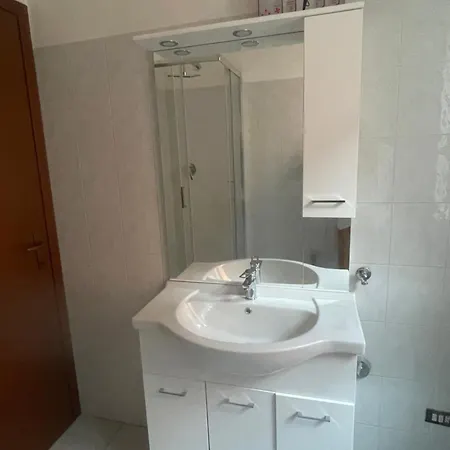 Adeline House Апартаменты