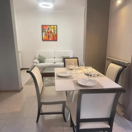 Adeline House Apartmán