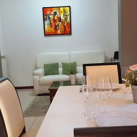 Апартаменты Adeline House *