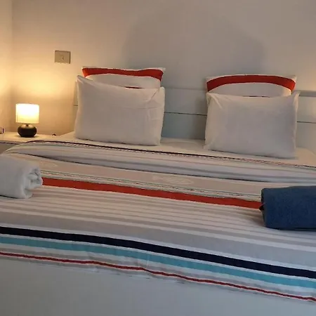 Adeline House Апартаменты *